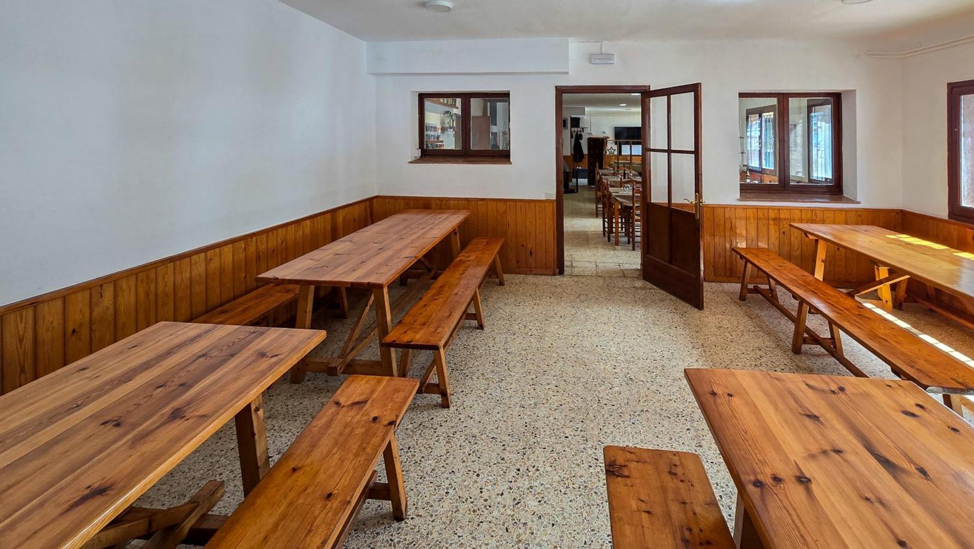 Coll De Port Hostel Tuixen Bagian luar foto